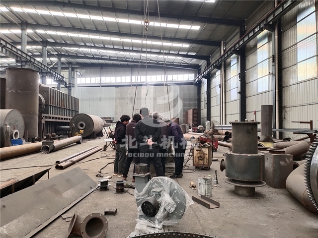 廣東客戶通過這次考察對炭化爐有了更深入、更全面地了解